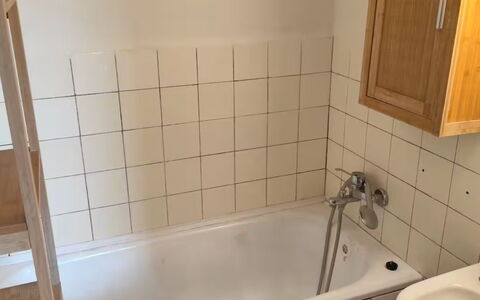Elizabeth: Piso, Pared, Suelo, Diseño De Interiores, Arreglo De Tubería, Bañera, Plomería, Habitación, Loseta, Baño