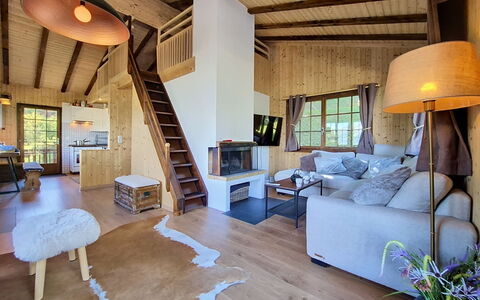 Ozer: Diseño De Interiores, Mueble, Madera, Piso, Techo, Suelo, Habitación, Suelos De Madera, Sala, Casa