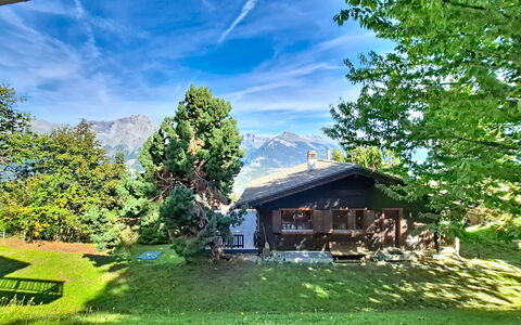 Ozer: Casa, Cabaña, Área Rural, Paisaje, Casa, Hill Station, Cordillera, Casa De Campo, Prado, Césped