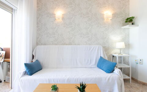 Gondolas Tropical: Mueble, Diseño De Interiores, Pared, Suelo, Piso, Sofá, Textil, Habitación, Sala, Departamento