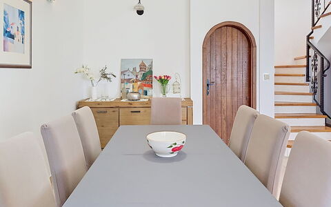 Bliss: Mueble, Diseño De Interiores, Piso, Mesa, Pared, Madera, Cocina Y Comedor Mesa, Silla, Suelo, Comedor