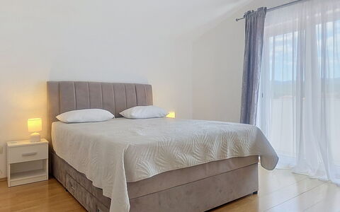 Ivana: Mueble, Cama, Habitación, Lecho, Diseño De Interiores, Sábana, Suelo, Madera, Linos, Piso