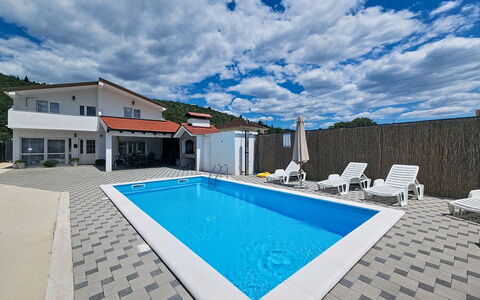 Ivana: Piscina, Material Compuesto, Recurso, Hotel, Ciudad De Vacaciones, Eco Hotel, Mueble Para Exteriores