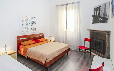 Verbania 695: Cama, Mueble, Diseño De Interiores, Habitación, Piso, Suelo, Sábana, Lecho, Habitación, Madera