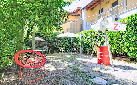 Verbania 695: Mueble, Silla, Mueble Para Exteriores, Jardín, Patio Interior, Yarda, Sombra, Mesa Al Aire Libre, Césped, Paisajismo