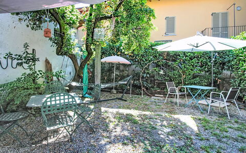Verbania 695: Mueble, Mueble Para Exteriores, Silla, Mesa Al Aire Libre, Patio Interior, Yarda, Jardín, Sombra, Patio, Planta De Casa