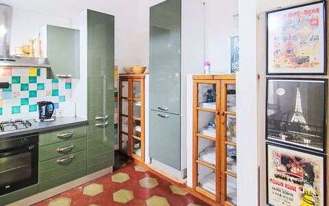 Verbania 695: Aparato De Cocina, Piso, Diseño De Interiores, Electrodoméstico, Cocina, Madera, Mueble, Suelo, Gabinetes, Habitación