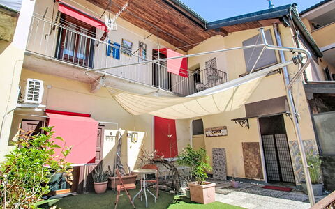 Verbania 695: Balcón, Sombra, Maceta, Planta De Casa, Patio, Silla, Toldo
