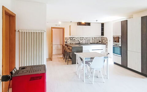 Federica: Piso, Diseño De Interiores, Mueble, Suelo, Madera, Techo, Habitación, Encendiendo, Cocina, Departamento