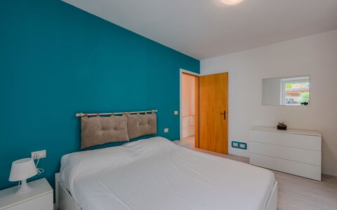 Federica: Diseño De Interiores, Mueble, Pared, Piso, Habitación, Madera, Suelo, Cama, Sábana, Lecho