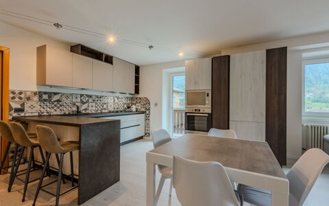 Federica: Mueble, Diseño De Interiores, Piso, Suelo, Madera, Mostrador, Techo, Cocina, Suelos De Madera, Lámpara