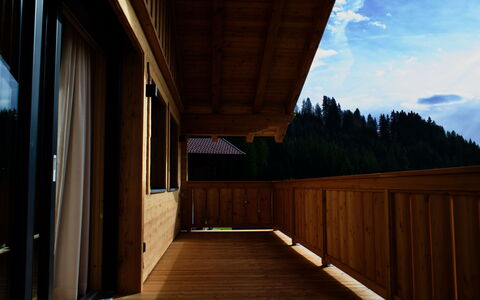 Kaiserchalet: Madera, Madera Dura, Tablón, Manchas De Madera, Maderas, Cuarto De Troncos, Vía Muerta, Madera Contrachapada, Balcón