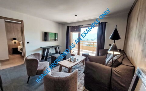 Le Caprice Blanc: Mueble, Madera, Piso, Suelo, Diseño De Interiores, Habitación, Departamento, Casa, Sala, Suelos De Madera