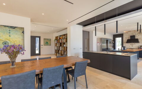 San Giuseppe: Mueble, Diseño De Interiores, Piso, Suelo, Pared, Madera, Cocina Y Comedor Mesa, Techo, Mesa, Comedor