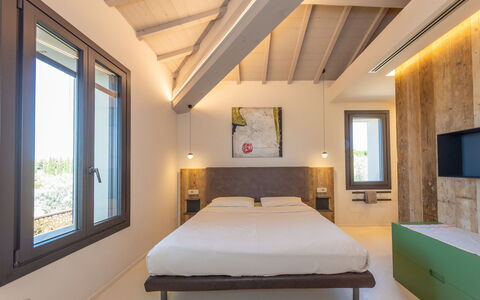 San Giuseppe: Habitación, Diseño De Interiores, Cama, Pared, Madera, Techo, Lecho, Habitación, Sábana, Mueble