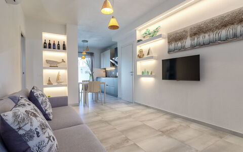 Perla Blu: Diseño De Interiores, Piso, Pared, Suelo, Techo, Mueble, Habitación, Sala, Encendiendo, Sofá