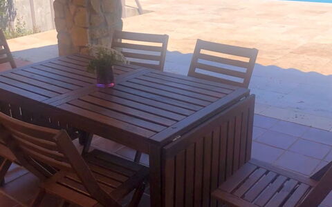 Villa Ulivi: Mueble, Madera, Piso, Diseño De Interiores, Suelo, Silla, Mesa, Casa, Mueble Para Exteriores, Techo
