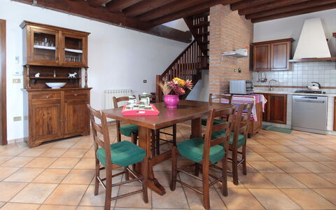 Ca' Rustica: Mueble, Piso, Diseño De Interiores, Madera, Mesa, Suelo, Cocina Y Comedor Mesa, Silla, Cocina, Habitación