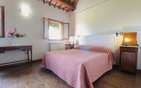 Ca' Rustica: Pared, Mueble, Madera, Habitación, Cama, Casa, Diseño De Interiores, Piso, Sábana, Suelo