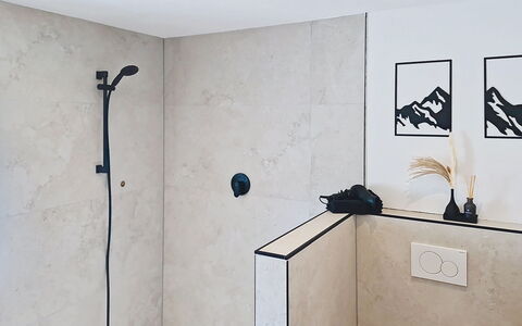 Alpenchalet Gundolf: Pared, Arreglo De Tubería, Piso, Suelo, Baño, Plomería, Loseta, Alcachofa De La Ducha, Grifo, Panel De Ducha