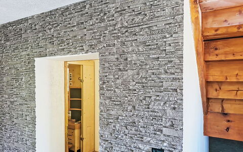 Alpenchalet Gundolf: Mueble, Diseño De Interiores, Silla, Piso, Mesa, Recurso, Suelo, Techo, Habitación, Eco Hotel