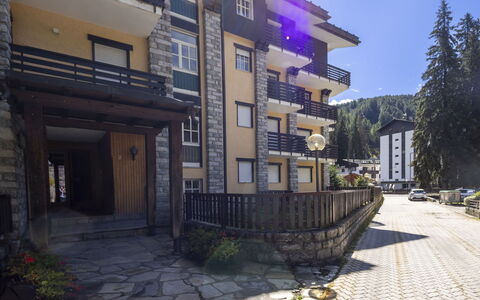 Le Betulle: Mueble, Diseño De Interiores, Silla, Piso, Mesa, Recurso, Suelo, Techo, Habitación, Eco Hotel