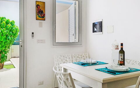 Dina Home: Mueble, Diseño De Interiores, Silla, Piso, Mesa, Recurso, Suelo, Techo, Habitación, Eco Hotel