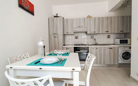 Dina Home: Mueble, Diseño De Interiores, Silla, Piso, Mesa, Recurso, Suelo, Techo, Habitación, Eco Hotel