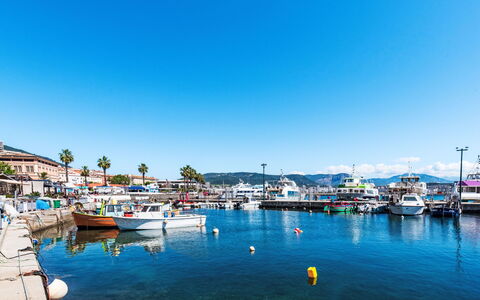 Villa Salario: Barco, Agua, Cuerpo De Agua, Watercraft, Centro De Deportes Acuáticos, Barcos Y Canotaje - Efectos Y Equipo, Camino Acuático, Puerto, Puerto, Muelle