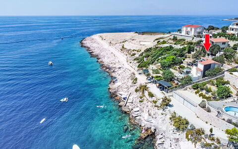 Marina Sevid 106: Suelo, Techo, Piscina, Recurso, Diseño, Silla, La Luz Del Día, Hotel, Villa, Ático