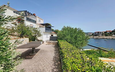 Marina Sevid 106