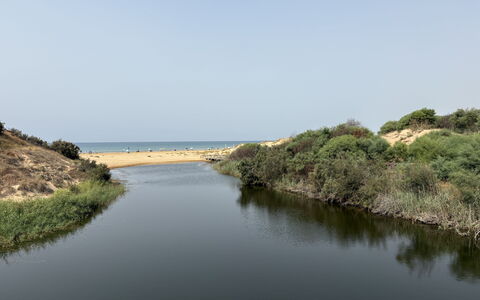 Villa Sandra: Los Recursos Hídricos, Agua, Cuerpo De Agua, Entorno Natural, Corriente De Agua, Banco, Camino Acuático, Canal, Costa
