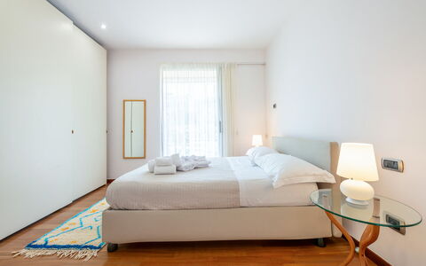 Lory House: Diseño De Interiores, Cama, Mueble, Suelo, Habitación, Piso, Habitación, Lecho, Sábana, Techo