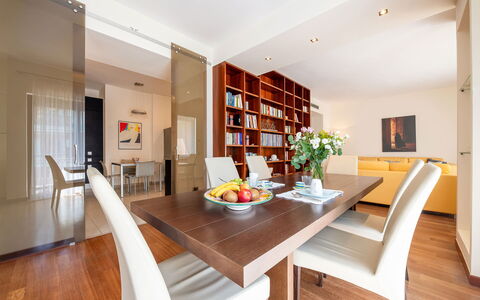 Lory House: Mueble, Diseño De Interiores, Piso, Suelo, Mesa, Madera, Silla, Comedor, Cocina Y Comedor Mesa, Techo