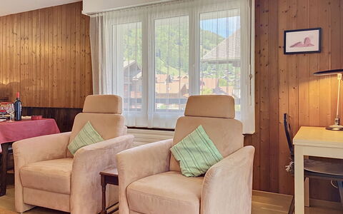 Grand-Pré B: Mueble, Diseño De Interiores, Madera, Techo, Habitación, Suelo, Comodidad, Sala, Sofá, Silla