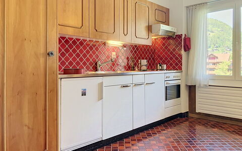 Grand-Pré B: Cocina, Mostrador, Piso, Madera, Diseño De Interiores, Aparato De Cocina, Gabinetes, Electrodoméstico, Suelo, Loseta