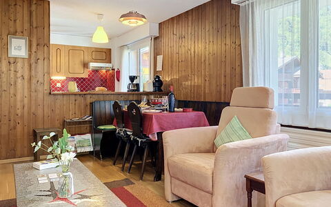 Grand-Pré B: Mueble, Diseño De Interiores, Madera, Techo, Sofá, Piso, Habitación, Suelo, Sala, Encendiendo