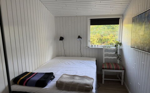 Grith - 740M to the Fjord: Madera, Piso, Suelo, Diseño De Interiores, Mueble, Habitación, Habitación, Manchas De Madera, Madera Dura, Cama