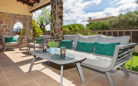 Marsa: Vegetación, Arbusto, Primavera, Cabaña, Jardín, Sombra, Patio Interior, Yarda, Silla