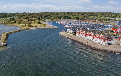 Loan - 10M to the Fjord: Agua, Camino Acuático, Canal, Barco, Watercraft, Costeras Y Los Accidentes Geográficos Oceánico, Mar, Muelle, Costa, Centro De Deportes Acuáticos