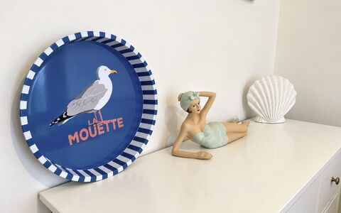 Le Petit Trouville: Techo, Casa, Barrio Residencial, Casa, Inmuebles, Cabaña, Diseño