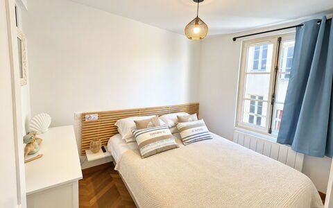 Le Petit Trouville: Techo, Casa, Barrio Residencial, Casa, Inmuebles, Cabaña, Diseño