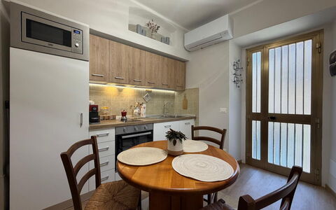 Casa di Mario: Mueble, Diseño De Interiores, Piso, Madera, Suelo, Techo, Habitación, Electrodoméstico, Aparato De Cocina, Cocina