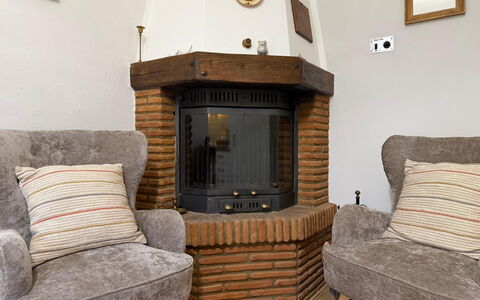 Casa di Mario: Mueble, Diseño De Interiores, Madera, Piso, Suelo, Habitación, Sala, Hogar, Encendiendo, Sofá
