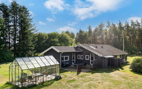 Fritzy - 1.5Km from the Sea: Techo, Casa, El Terreno Del Lote, Área Rural, Cabaña, Casa, Jardín, Edificios Del Jardín, Inmuebles
