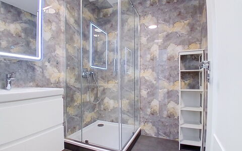Buky Escape: Arreglo De Tubería, Piso, Suelo, Diseño De Interiores, Baño, Plomería, Habitación, Loseta, Grifo, Espejo