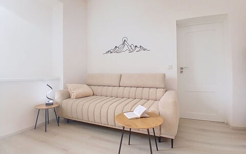 Buky Escape: Mueble, Piso, Diseño De Interiores, Suelo, Madera, Suelos De Madera, Sofá, Casa, Departamento, Sala