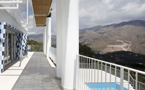 Capri: Mueble, Diseño De Interiores, Piso, Suelo, Techo, Habitación, Silla, Mesa, Departamento, Cocina Y Comedor Mesa