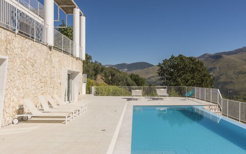 Capri: Piscina, Recurso, Inmuebles, Porche, Villa, Mueble Para Exteriores, Balcón, Eco Hotel, Casa De Campo, Hotel