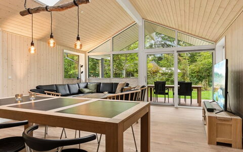 Zelma - 1.5Km from the Sea: Diseño De Interiores, Madera, Techo, Piso, Suelos De Madera, Suelo, Sofá, Casa, Mueble, Sala